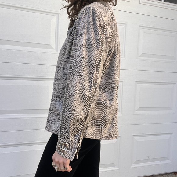 Reworked Snakeskin Printed Silver Grommet Studded Lightweight Jacket - Size 8P - Picture 4 of 6